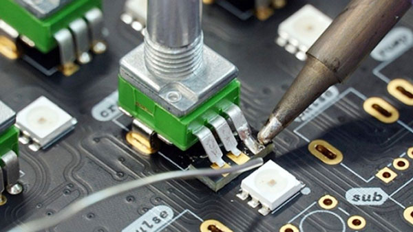 Cilat probleme të cilësisë së energjisë mund të zgjidhin filtrat aktivë të energjisë në sistemet e energjisë